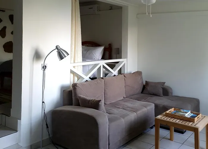 Lägenhet Rose Self Catering
