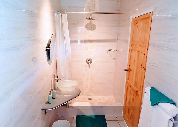 Rose Self Catering Lägenhet